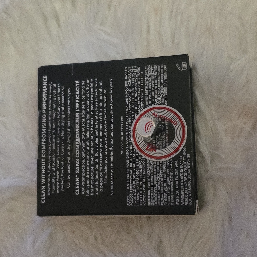 bareMinerals Tan Foundation Compact Matte Finish - Picture 4 of 6
